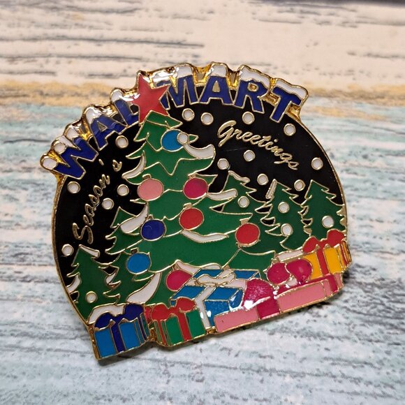 Wal-Mart Employee Associate Pin  - Christmas Tree Presents Snow Holiday - Picture 1 of 2